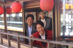 （左から）作曲家・田尾将実氏、こおり健太、麻こよみ氏