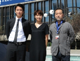 モントリオールで会見、左より岡田、榮倉、瀬々監督