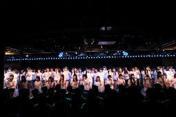 AKB48、東京・秋葉原のＡＫＢ48劇場で東日本大震災復興支援特別公演開催