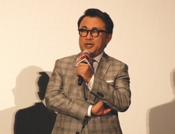 『記憶にございません！』の完成披露試写会に登場した三谷幸喜監督