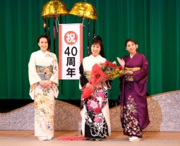 （左から）水田竜子、原田悠里、水城なつみ