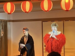 （左）花園直道、小林幸子