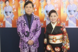 （左から）三山ひろし、松前ひろ子