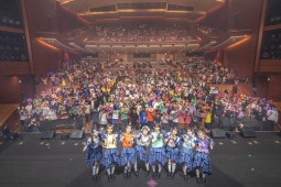 大阪・ＮＨＫホール公演を行ったカラフルスクリーム