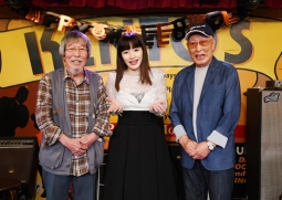 （左から）岡千秋氏、高島レイラ、久仁京介氏
