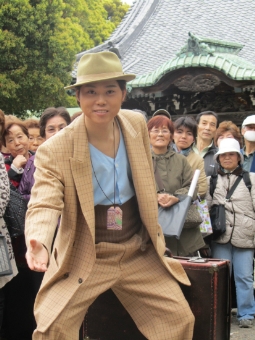 三山ひろし、柴又帝釈天でヒット祈願