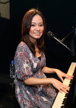 成底ゆう子、２ｎｄアルバム発売記念ライブ