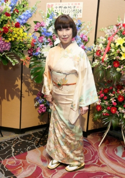 演歌歌手・小野由紀子　歌手生活５０周年