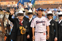 左が野村氏、右が池山コーチ