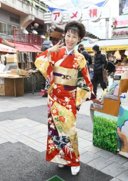 原田悠里「あまちゃん」ロケ地でヒット御礼イベント