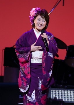 井上由美子、新春コンサートで新曲初披露