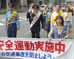 和田青児が一日警察署長、秋の交通安全ＰＲ