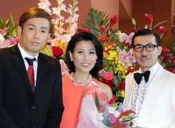 左から井川修司（イワイガワ）、チェウニ、岩井ジョニ男（イワイガワ）