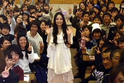 ベッキー♪＃、母校で1日教授