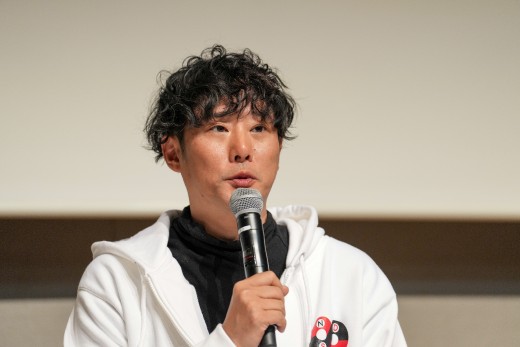 藤井道人監督.jpg